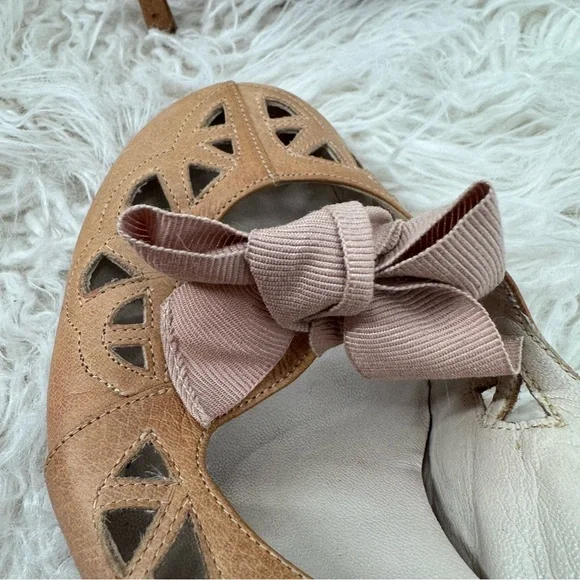 Vintage Christian Dior Tan and Pink Heels with Ribbon Bow - Picture 11 of 14